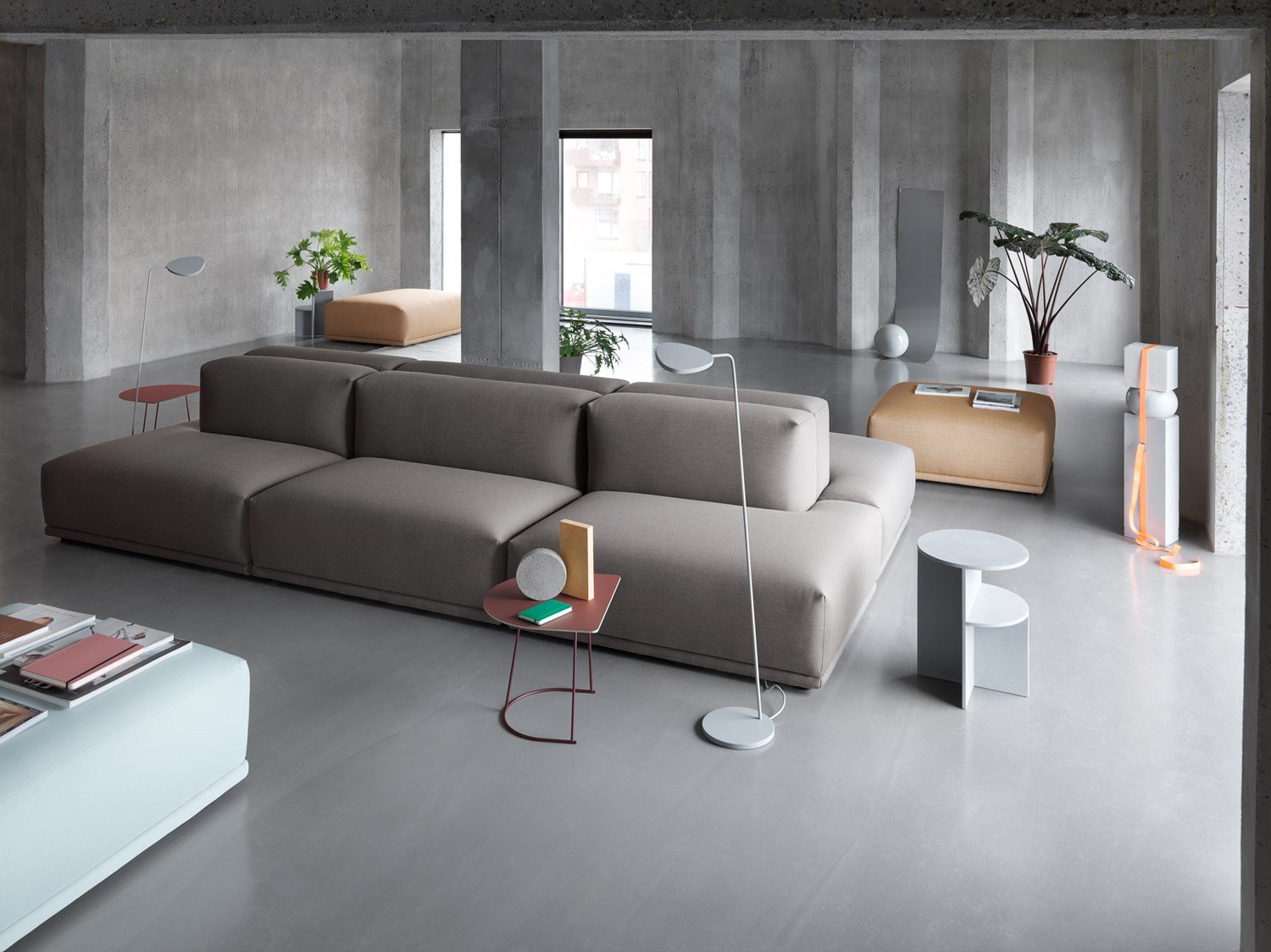 Connect-Leaf-floor-lamp-Airy-halfsize-plum-Halves-org