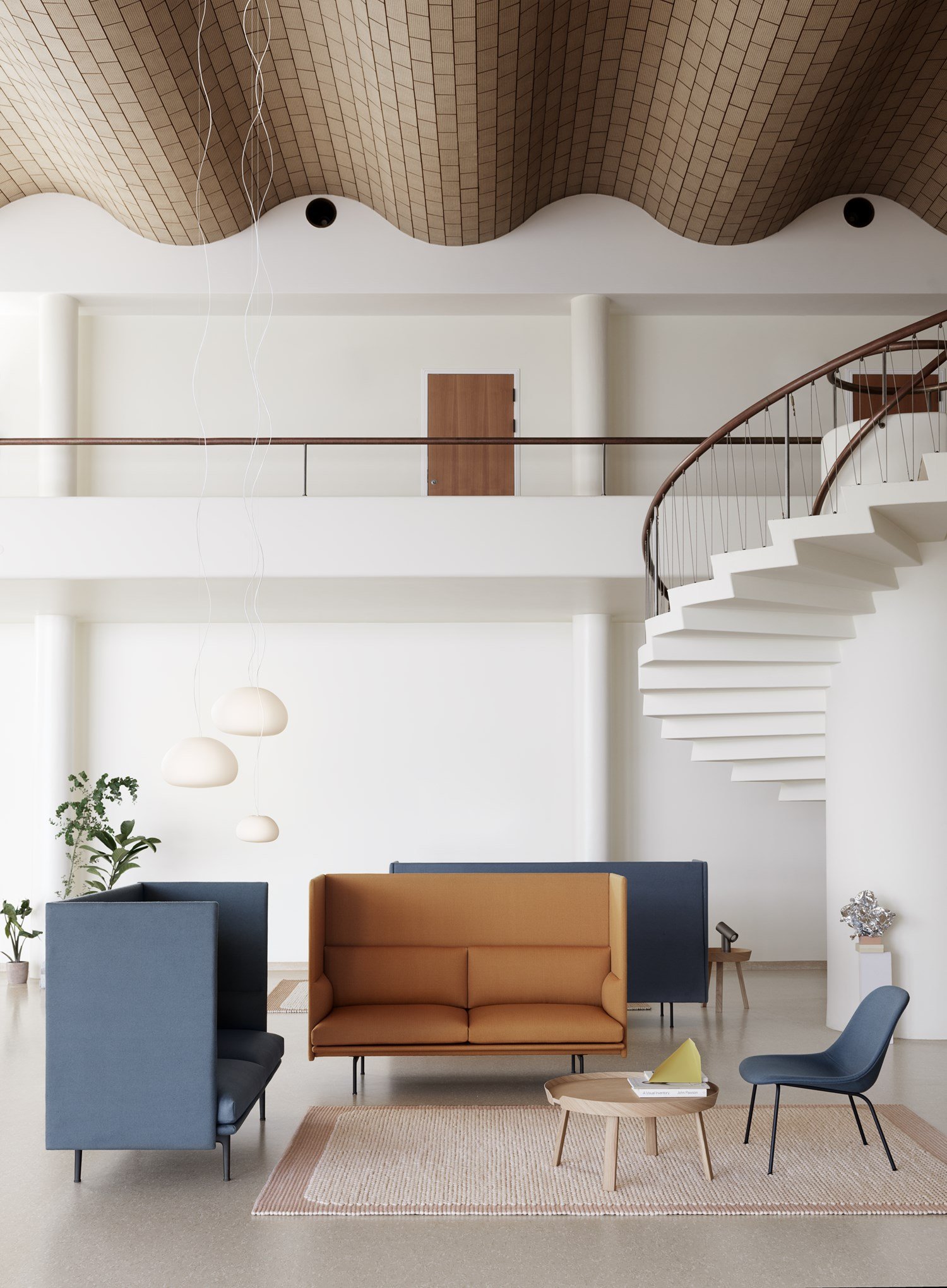 Outline-highback-pebble-fiber-lounge-around-fluid-beam-muuto-org