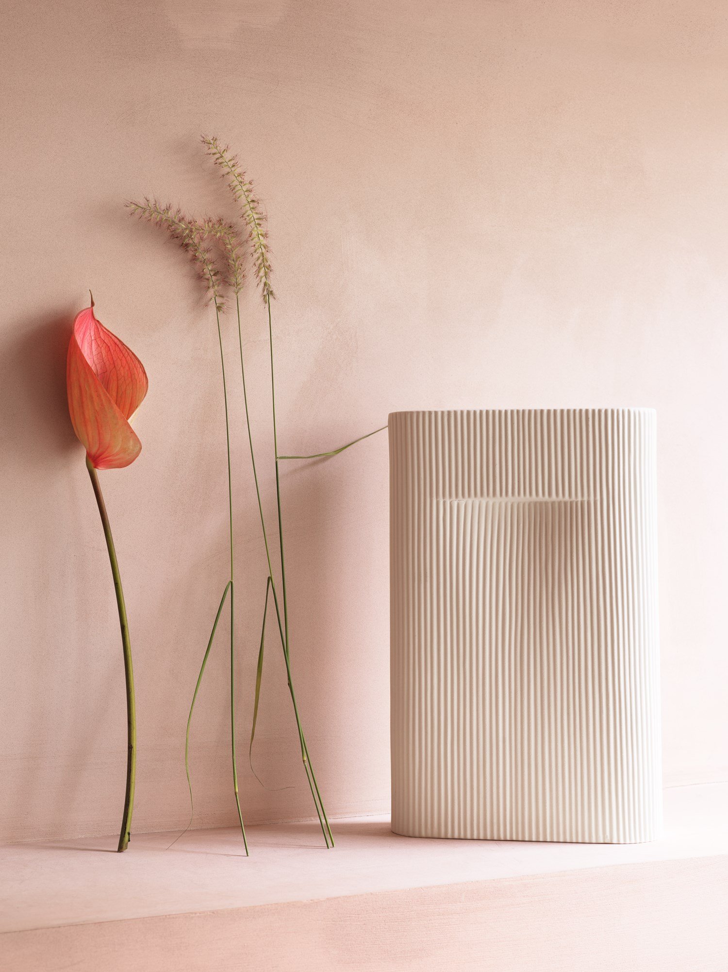 ridge-vase-off-white-2-muuto-org